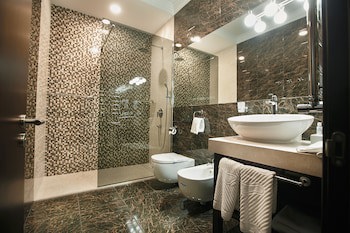 Tsunami Spa Hotel