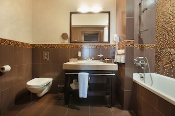 Tsunami Spa Hotel