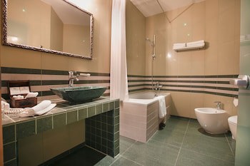 Tsunami Spa Hotel