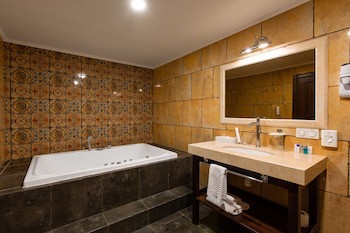 Tsunami Spa Hotel