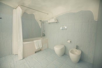 Tsunami Spa Hotel