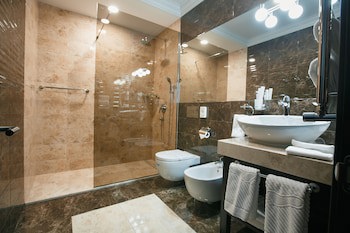 Tsunami Spa Hotel