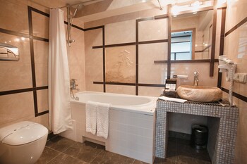 Tsunami Spa Hotel