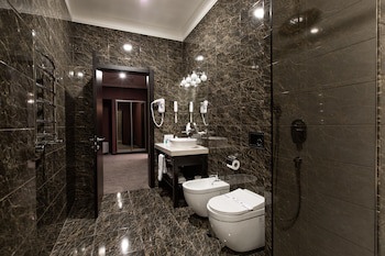 Tsunami Spa Hotel