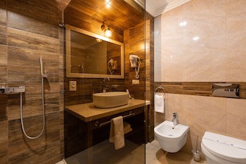 Tsunami Spa Hotel