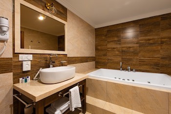 Tsunami Spa Hotel