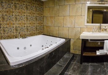 Tsunami Spa Hotel