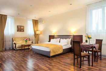 Greguar Hotel & Apartments