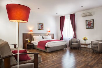 Greguar Hotel & Apartments