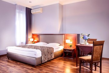 Greguar Hotel & Apartments