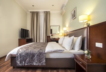 Greguar Hotel & Apartments