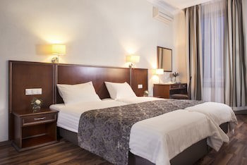 Greguar Hotel & Apartments