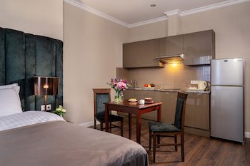 Greguar Hotel & Apartments