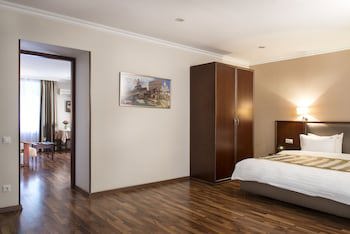 Greguar Hotel & Apartments