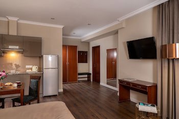 Greguar Hotel & Apartments