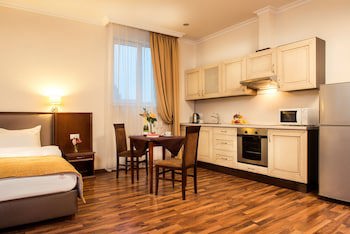Greguar Hotel & Apartments