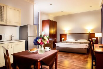 Greguar Hotel & Apartments