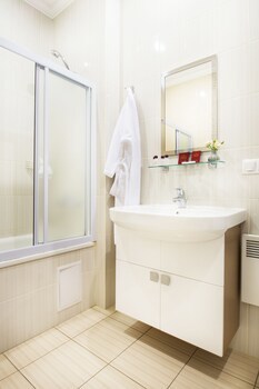 Greguar Hotel & Apartments
