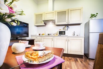 Greguar Hotel & Apartments