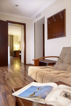 Greguar Hotel & Apartments