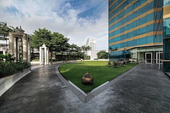 Grande Centre Point Hotel Terminal 21