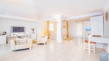 Villa Tamara 12 Adult Hotel