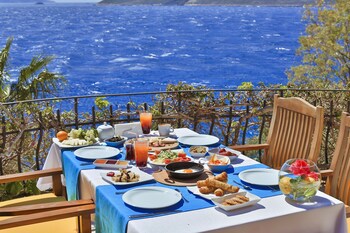 Villa Tamara 12 Adult Hotel