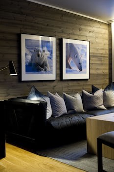 Svalbard Hotell - Polfareren