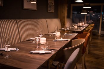 Svalbard Hotell - Polfareren