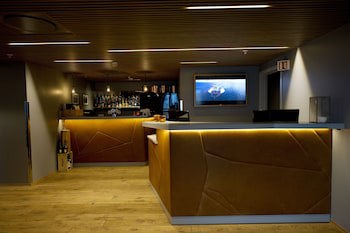 Svalbard Hotell - Polfareren