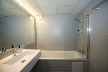Svalbard Hotell - Polfareren