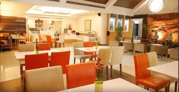 Circle Inn - Hotel & Suites