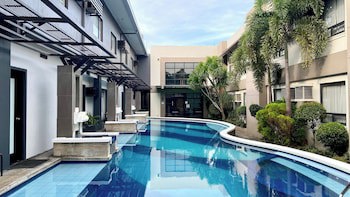 Circle Inn - Hotel & Suites