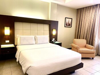 Circle Inn - Hotel & Suites