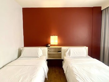 Circle Inn - Hotel & Suites