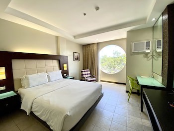 Circle Inn - Hotel & Suites