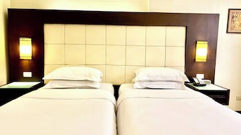 Circle Inn - Hotel & Suites