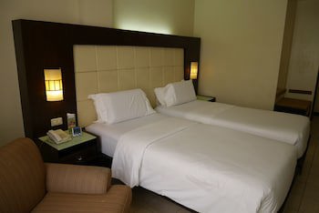 Circle Inn - Hotel & Suites