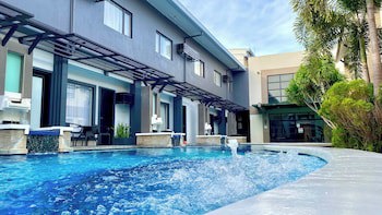 Circle Inn - Hotel & Suites