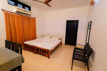 Illikkalam Lakeside Cottages