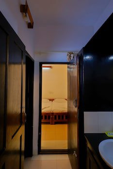 Illikkalam Lakeside Cottages