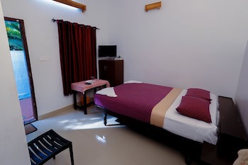 Illikkalam Lakeside Cottages