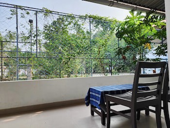 Illikkalam Lakeside Cottages