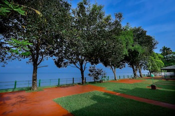 Illikkalam Lakeside Cottages
