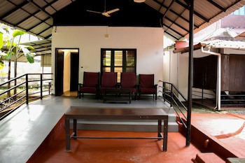 Illikkalam Lakeside Cottages