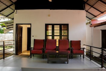 Illikkalam Lakeside Cottages