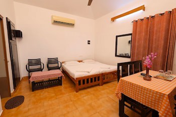 Illikkalam Lakeside Cottages