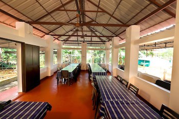 Illikkalam Lakeside Cottages