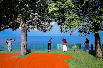 Illikkalam Lakeside Cottages