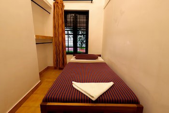 Illikkalam Lakeside Cottages